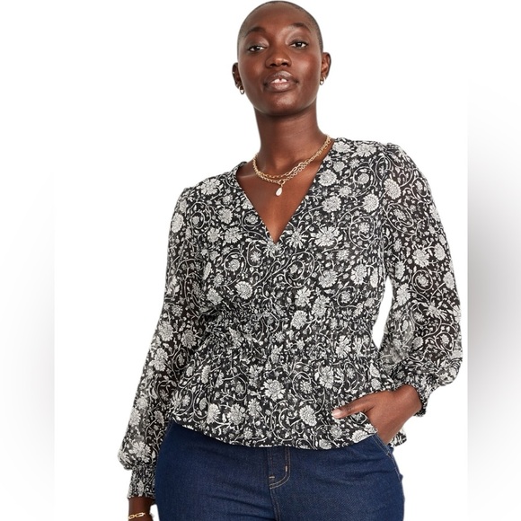 OLD NAVY Black Floral Boho Top Blouse V Neck Empire Waist 3X Witchy Whimsy - Picture 5 of 13